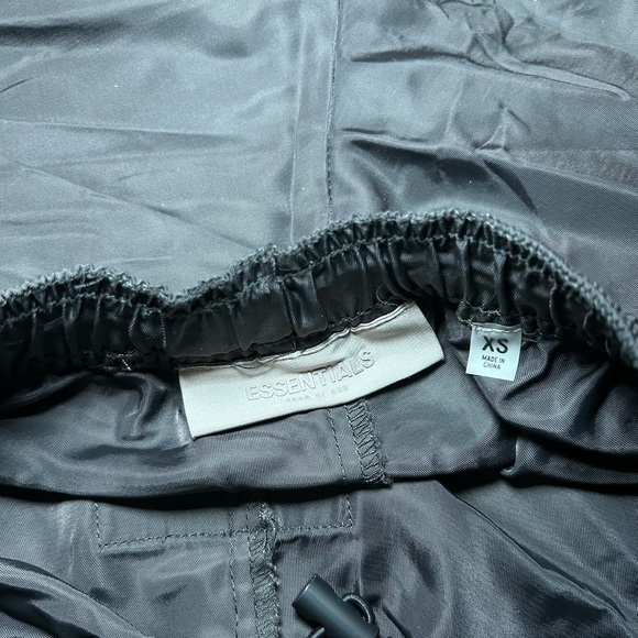 Fear of God Essentials Running Short “Iron” - Picture 8 of 11